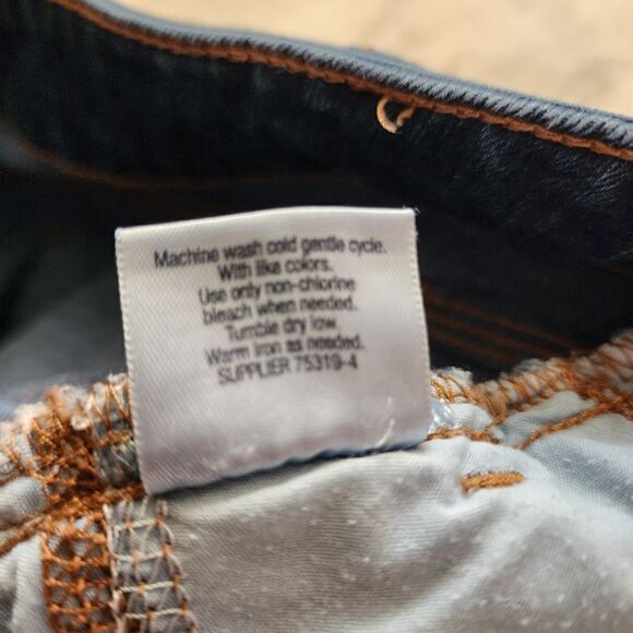 St John's Bay Women's 2 pair of Denim Bermudas Size 8 Petite - Picture 6 of 13